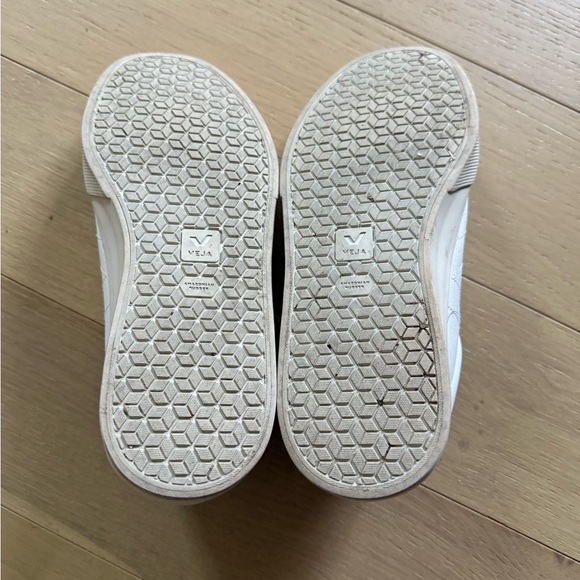 Veja Recife White Velcro Sneakers - Picture 6 of 7